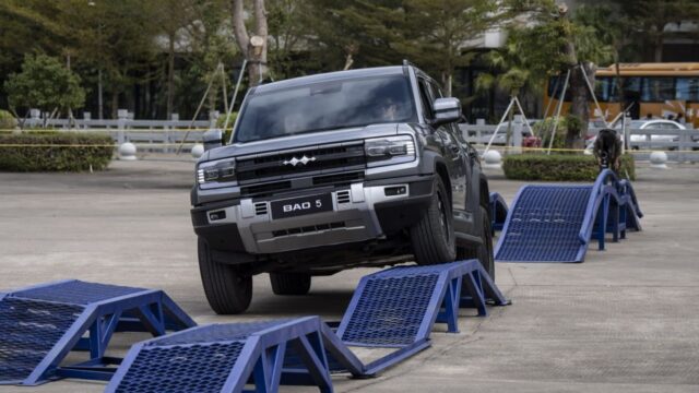 China vows to rein in capacity in electric vehicle industry