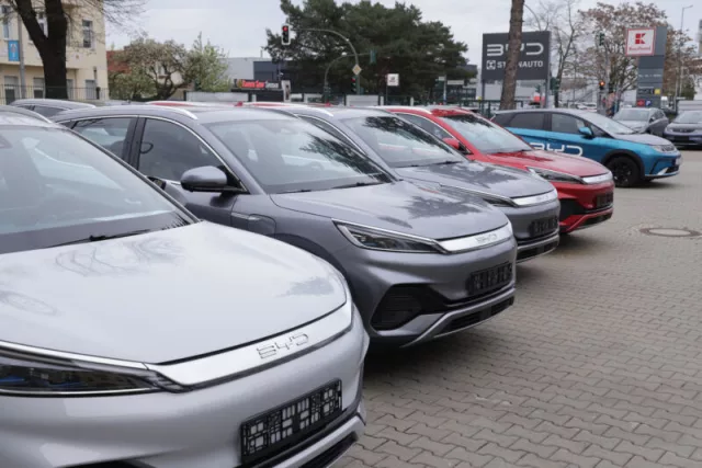 “Ban Chinese electric vehicles now,” demands US senator