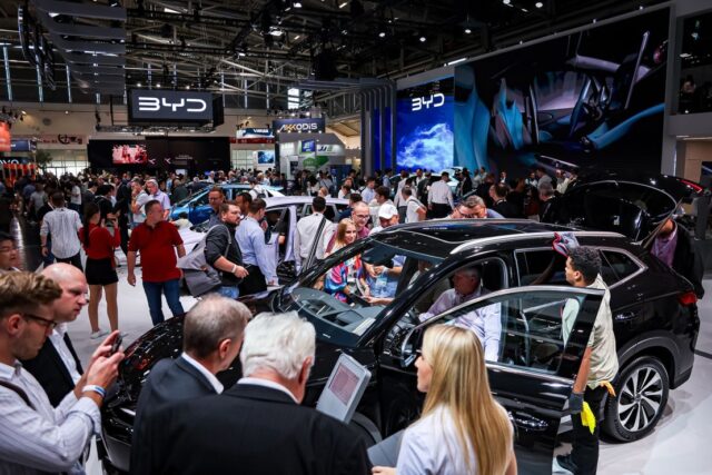 China’s automakers take the world by storm with electric vehicle push | CNN Business