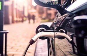 Chinese EV Makers Offer Incentives to Woo Tesla Customers | OilPrice.com Chinese EV Makers Offer Incentives to Woo Tesla Customers | OilPrice.com