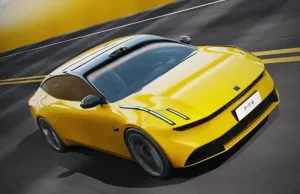 Lynk & Co Zero breaks camouflage Lynk & Co Zero breaks camouflage