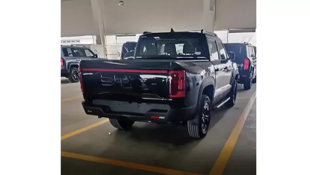 Meet BYD's first ute: Chinese brand's plug-in hybrid dual-cab caught without camouflage - EV Central