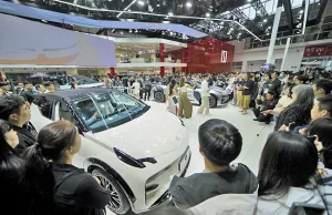 Tesla founder Elon Musk visits China as competitors show off new EVs » Borneo Bulletin Online Tesla founder Elon Musk visits China as competitors show off new EVs » Borneo Bulletin Online