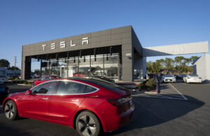 Tesla reports large drop in vehicle deliveries, rattles stock Tesla reports large drop in vehicle deliveries, rattles stock
