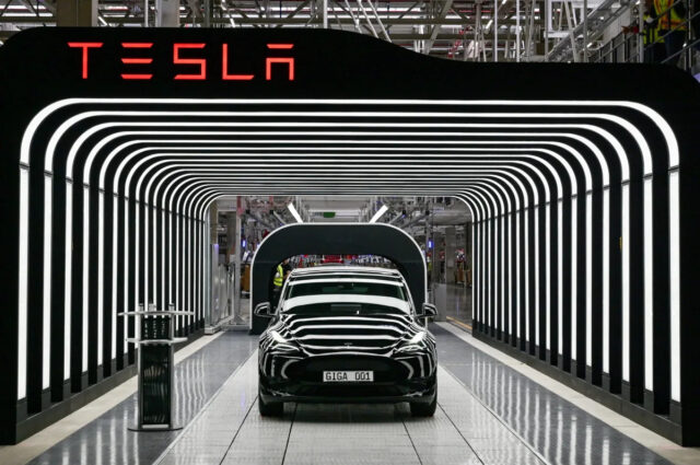 Tesla stock falls 6% this week as slowing EV market hits sales, pricing, and its future strategy