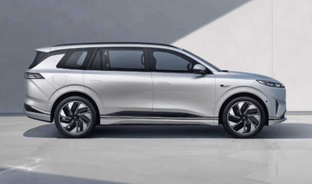 The new Dongfeng eπ008 updated details