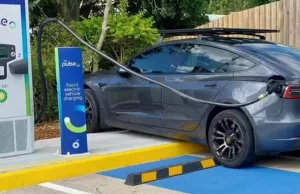Truth behind electric vehicle charging picture mocked by Aussie drivers Truth behind electric vehicle charging picture mocked by Aussie drivers