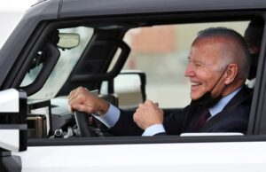 With violent rhetoric, Trump fights electric vehicles to defeat Biden in Michigan With violent rhetoric, Trump fights electric vehicles to defeat Biden in Michigan