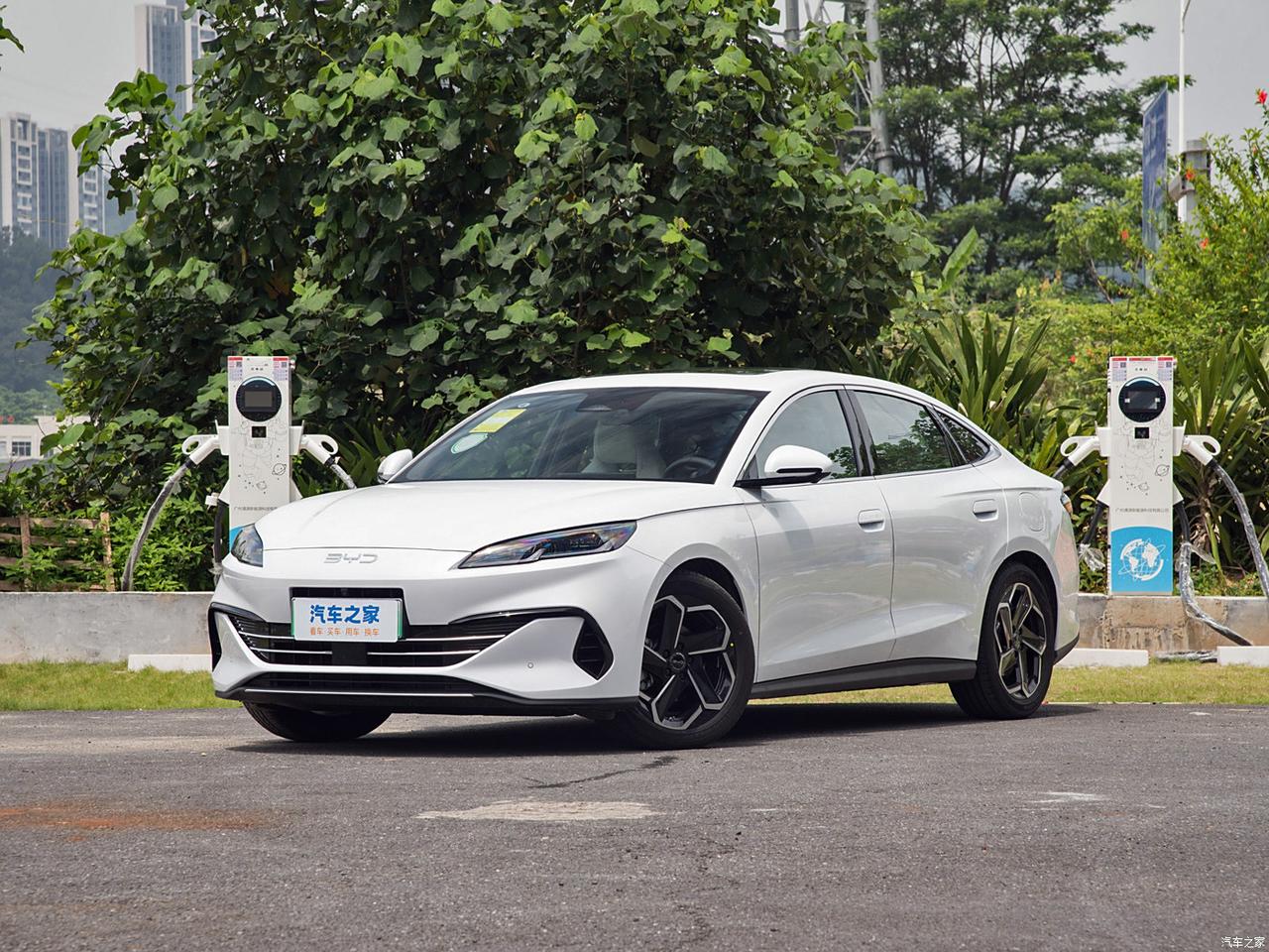 1,300 miles to a tank BYD's new hybrids don't care about your bladder