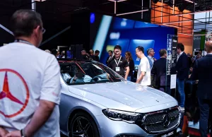 Mercedes-Benz delays electrification goal, beefs up combustion engine line-up Mercedes-Benz delays electrification goal, beefs up combustion engine line-up