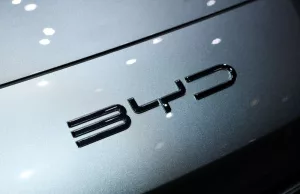 Buffett’s Berkshire Hathaway lowers stake in Chinese EV giant BYD – media reports By Investing.com Buffett's Berkshire Hathaway lowers stake in Chinese EV giant BYD - media reports By Investing.com