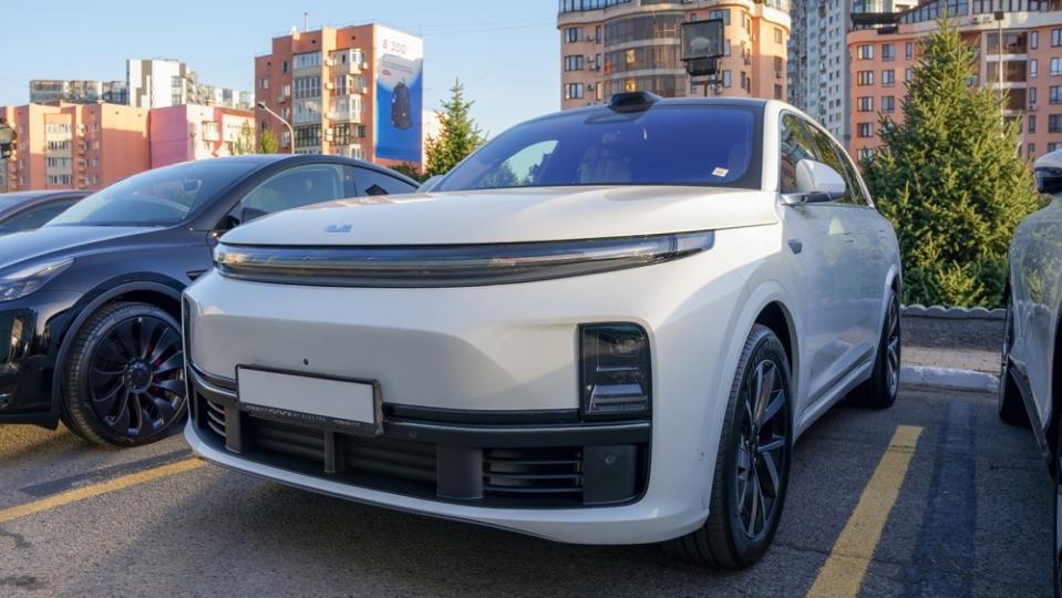 Chinese EV Maker Li Auto Misses Q1 Revenue Expectations Despite Surging Vehicle Sales, Stock Tanks
