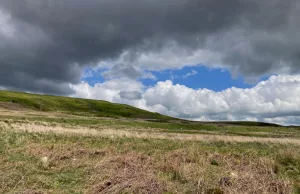 Y Filltir Sgwâr/The Square Mile: Ar Ben y Byd, On Top of the World Y Filltir Sgwâr/The Square Mile: Ar Ben y Byd, On Top of the World