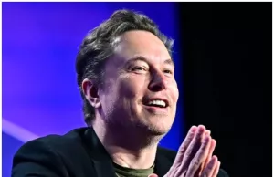Elon Musk responds to 7-year-old girl reporting Tesla bug | The Express Tribune Elon Musk responds to 7-year-old girl reporting Tesla bug | The Express Tribune