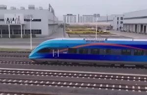 Eco-Friendly at 200km/h: Meet China’s New Hydrogen Train Eco-Friendly at 200km/h: Meet China's New Hydrogen Train