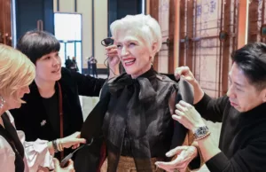 It started with Elon. Now there’s another celebrity Musk in China: His mother. It started with Elon. Now there’s another celebrity Musk in China: His mother.