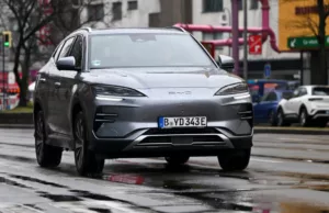 BYD Closes in on Tesla in Global EV Race BYD Closes in on Tesla in Global EV Race