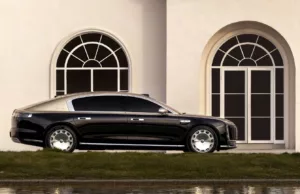 Huawei Unveils New EV Sedan, Largest in China Huawei Unveils New EV Sedan, Largest in China