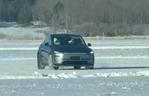 Refreshed Tesla Model Y Juniper spied without camo in China, interior revealed Refreshed Tesla Model Y Juniper spied without camo in China, interior revealed