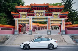 Tesla offers free 30-day Enhanced Autopilot trial in China Tesla offers free 30-day Enhanced Autopilot trial in China
