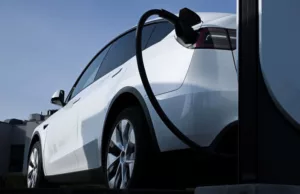 Tesla to halt part of new Model Y lines in China By Investing.com Tesla to halt part of new Model Y lines in China By Investing.com