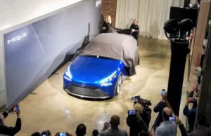 25 Years of Hybrids, 10 Years of Hydrogen Fuel Cell Cars 25 Years of Hybrids, 10 Years of Hydrogen Fuel Cell Cars