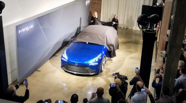 25 Years of Hybrids, 10 Years of Hydrogen Fuel Cell Cars
