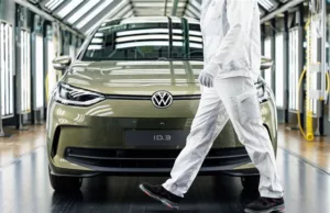 Automakers adjust sales strategies amid electrification and AI trends Automakers adjust sales strategies amid electrification and AI trends