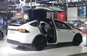 Tesla prepares to roll out FSD features in China, report says Tesla prepares to roll out FSD features in China, report says