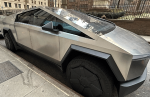 Tesla’s Full Self-Driving has a much more honest name in China Tesla's Full Self-Driving has a much more honest name in China