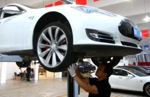 China’s Car Repair Shops Struggle as Electric Vehicles Reshape Industry China’s Car Repair Shops Struggle as Electric Vehicles Reshape Industry