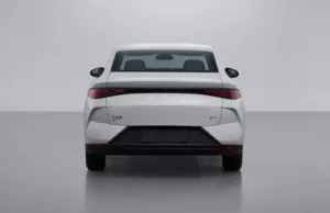 BYD e7 sedan breaks cover in China as an affordable EV for taxi BYD e7 sedan breaks cover in China as an affordable EV for taxi