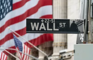 Dow Dips Over 300 Points As US-China Trade Tensions Escalate: Apple, Tesla, Nvidia, Amazon Decline, Greed Index Remains In ‘Extreme Fear’ Zone – Apple (NASDAQ:AAPL), Amazon.com (NASDAQ:AMZN) Dow Dips Over 300 Points As US-China Trade Tensions Escalate: Apple, Tesla, Nvidia, Amazon Decline, Greed Index Remains In 'Extreme Fear' Zone - Apple (NASDAQ:AAPL), Amazon.com (NASDAQ:AMZN)