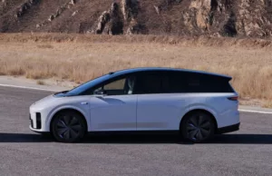 Li Auto i8 all-electric SUV revealed in China with 536 hp and 5C charging, priced around 54,400 USD Li Auto i8 all-electric SUV revealed in China with 536 hp and 5C charging, priced around 54,400 USD