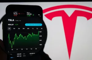 Tesla (TSLA) Stock Surges 19%: Trump Announces 90-Day Tariff Pause for Everyone Except China Tesla (TSLA) Stock Surges 19%: Trump Announces 90-Day Tariff Pause for Everyone Except China