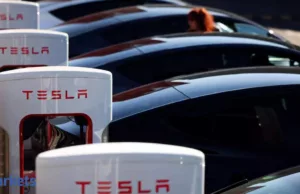 Tesla’s $584 billion wipeout: 4 forces behind the EV giant’s accelerating 45% stock car Tesla’s $584 billion wipeout: 4 forces behind the EV giant’s accelerating 45% stock car