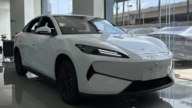 BYD e7 EV sedan reached dealers in China ahead of the sales launch – interior revealed