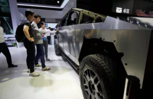 Carmakers focus on the global market, criticize U.S. tariffs at Shanghai’s auto show Carmakers focus on the global market, criticize U.S. tariffs at Shanghai's auto show
