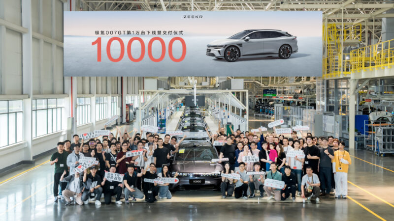 The 10,000th Zeekr 007 GT estate rolled off the production line – handed over at the factory