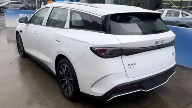 BYD Seal 06 DM-i station wagon arrived at Chinese dealers