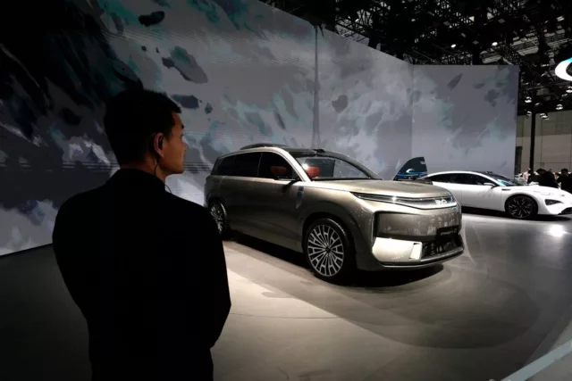 Chinese EV Stocks Tumble After BYD Slashes Prices as Much as 34%