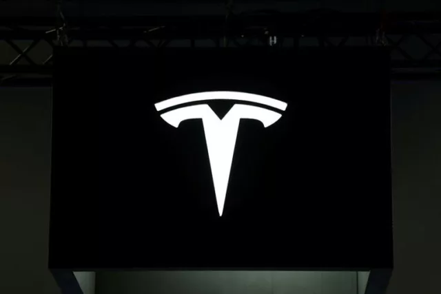 Tesla, Shanghai sign $557 million energy storage station deal, Yicai reports