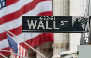 Trump Announces China Trade Talks, Tesla Stock Slumps: What’s Driving Markets Thursday? – SPDR S&P 500 (ARCA:SPY) Trump Announces China Trade Talks, Tesla Stock Slumps: What's Driving Markets Thursday? - SPDR S&P 500 (ARCA:SPY)