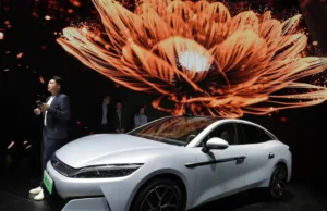 Big worry for Tesla: China’s Huawei shocks auto industry with 3,000 km EV battery that charges in just 5 minutes Big worry for Tesla: China's Huawei shocks auto industry with 3,000 km EV battery that charges in just 5 minutes