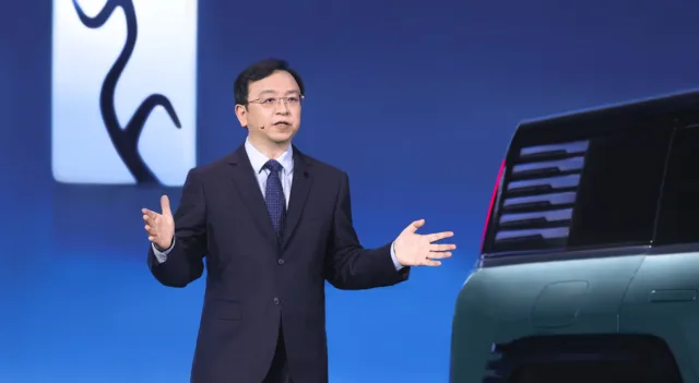 BYD’s president Wang Chuanfu visits Xiaomi EV factory · TechNode