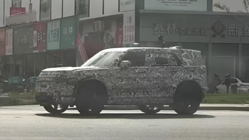 Freelander SUV from Land Rover & Chery was seen in China ahead of debut
