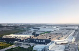 Tesla is no longer an automotive company: China has just paid it $557 million to build the country’s largest battery. Tesla is no longer an automotive company: China has just paid it $557 million to build the country's largest battery.