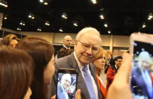 ‘Asia’s Warren Buffett’ has a stake in BYD. Should I? ‘Asia’s Warren Buffett’ has a stake in BYD. Should I?