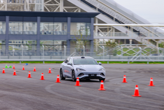 BYD opens China’s first NEV all-terrain race track: experience the 233,000 USD Yangwang U9 supercar for just 80 USD