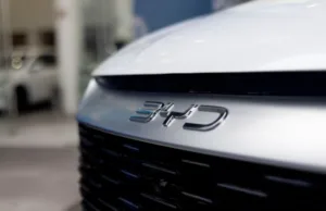 BYD’s quarterly profit falls for first time in 3-1/2 years as price wars bite BYD's quarterly profit falls for first time in 3-1/2 years as price wars bite